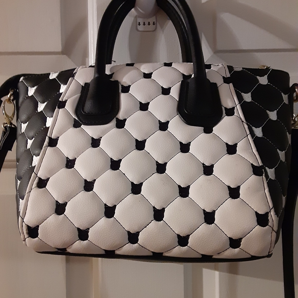 Purse - Picture 2 of 3